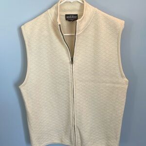 100% wool Woolrich women’s size XL cream vest